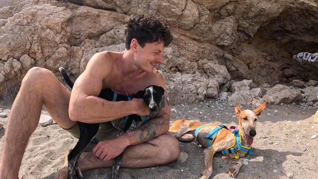 EP.7 Walkies And Wee Wees | Monkey braves the waves!