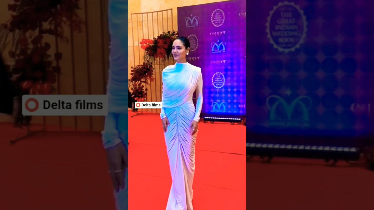 Esha Gupta Hot 🔥 beautiful 😍 stunning look an event 