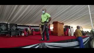 Wabeka umthwalo onzima ezinkalweni zethu BY DR MJ MAVUNDLA