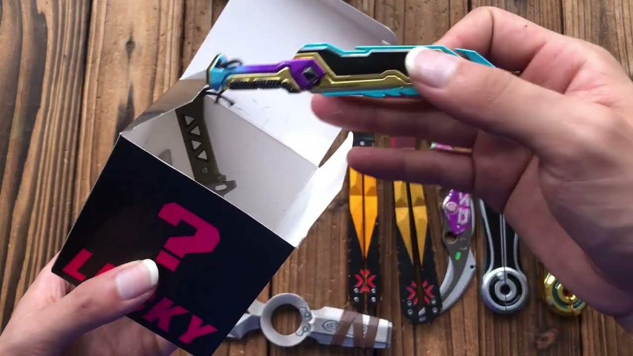 Valorant weapons blind box unboxing, surprise game models