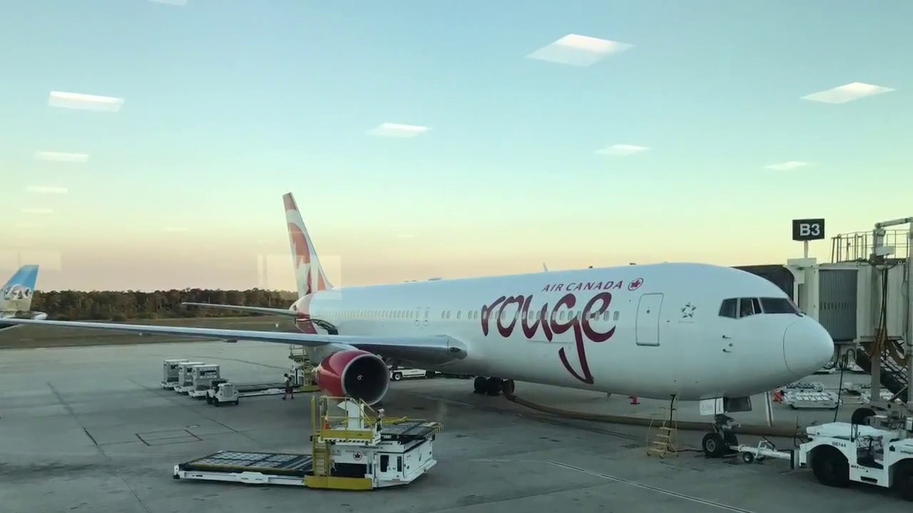Departing and planespotting Southwest Florida International airport