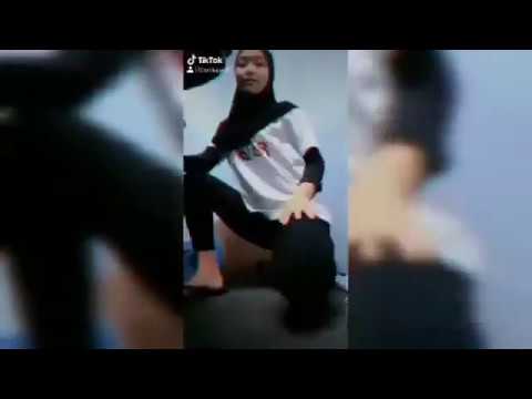 Status Keren - VIDEO VIRAL !! NURUL HIDAYAH MAIN TIK TOK SAMPAI KELIHATANN BELAHAN DADANYA | Faceboo