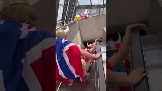 Norway fans are doing a “Viking Row” 😭 (via Jeremy Siegel/GBH News in Boston)
