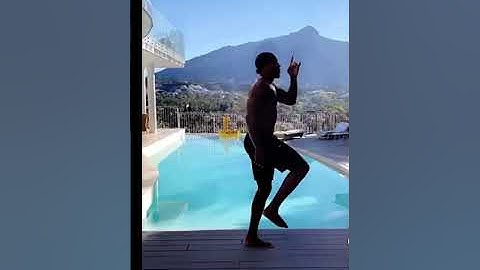 Anthony Joshua vs Usyk | AJ Displays Dancing Skills & Footwork Before Heavyweight Showdown With Usyk
