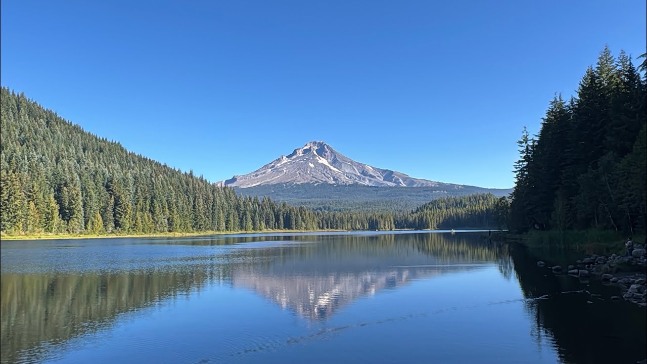 Trillium Lake Oregon USA 25 SEP 2025