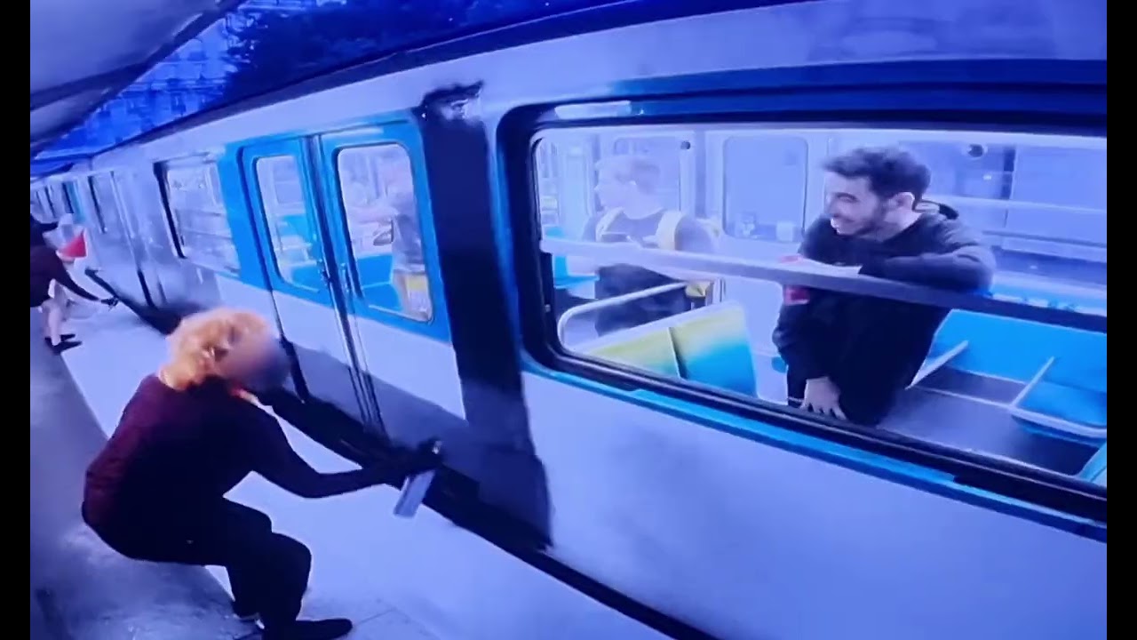 How to Spray a Train in vew minutes!!! AWESOME!!! 