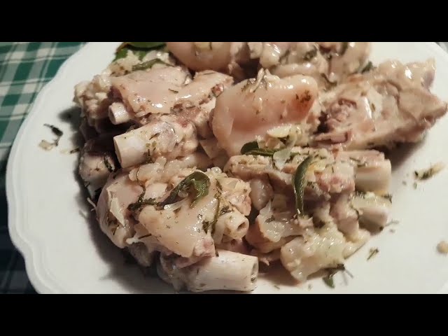 Piedini di maiale al finocchietto selvatico la gustosa ricetta tradizionale  : "Li zampitti" - YouTube