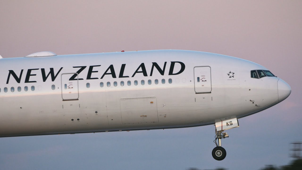 Air New Zealand Boeing 777-300ER ZK-OKS Landing at Narita 16L