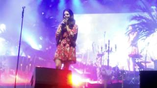 Video-Miniaturansicht von „Lana Del Rey - Old Money live Hollywood Forever Cemetery“