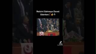 milletin vekili Muhsin Yazıcıoğlu REİSimi sahneye davet ederken nizami alem ilayi kelumatuLLAH Resimi