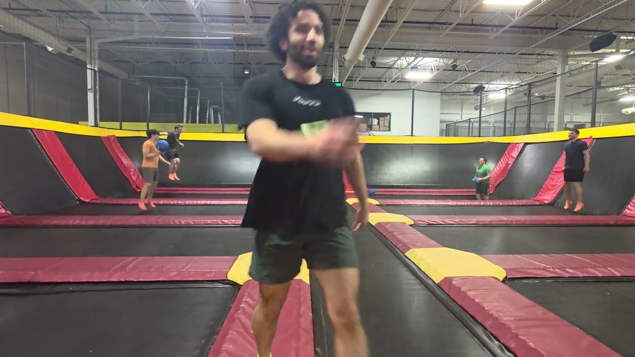 Trampoline dodgeball - game 3