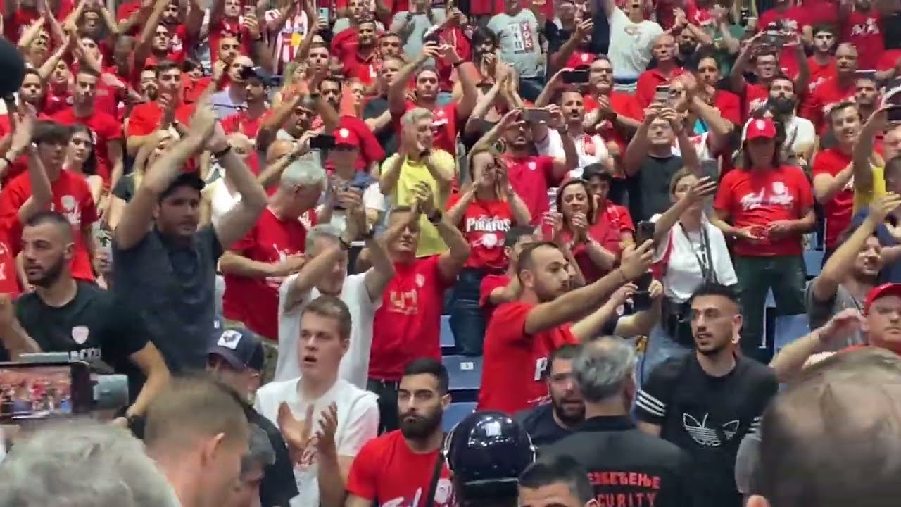 INCREDIBLE Olympiacos fans in Belgrade CRAZY atmosphere