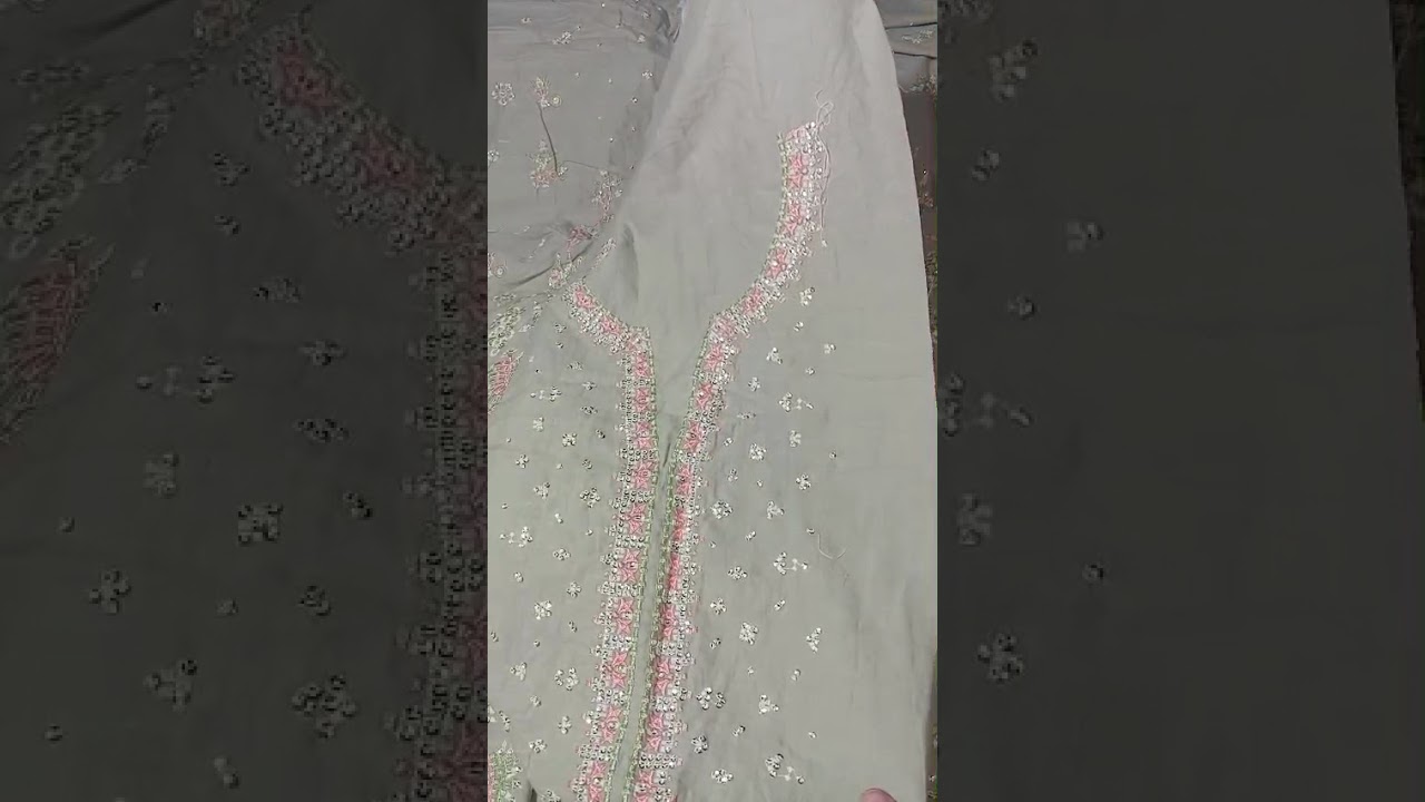 Zellbury signature volume 3 piece embroidered lawn suit with embroidered bamber shafoon dubbta  4490