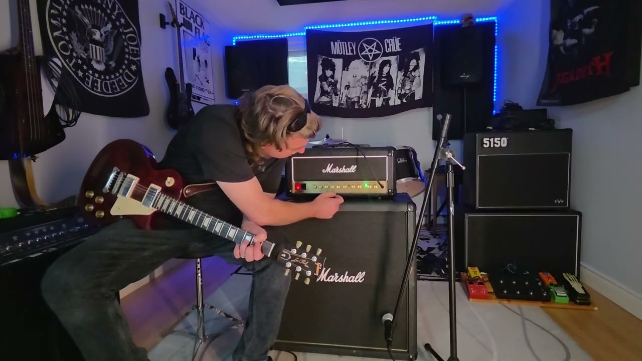 Checking out the worst cab Marshall ever made?