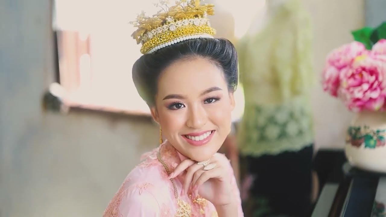 ฺBABA PHUKET : Rent the runway with native collection.