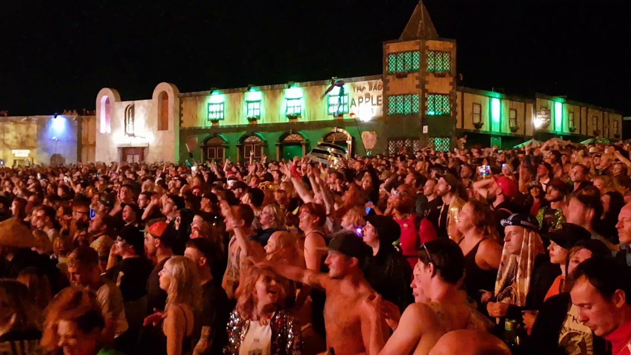 Limp Bizkit - Boomtown 2018.   (Killing in the Name.)