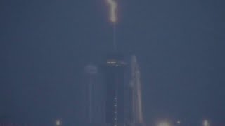 Weather scrubs SpaceX launch of Falcon Heavy rocket