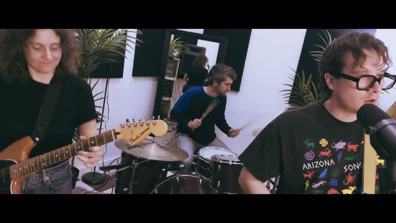 Little Junior - Ambalance | One Take Wonder