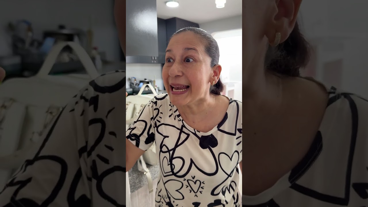 cuando las abuelas van a cuidar a los nietos😂