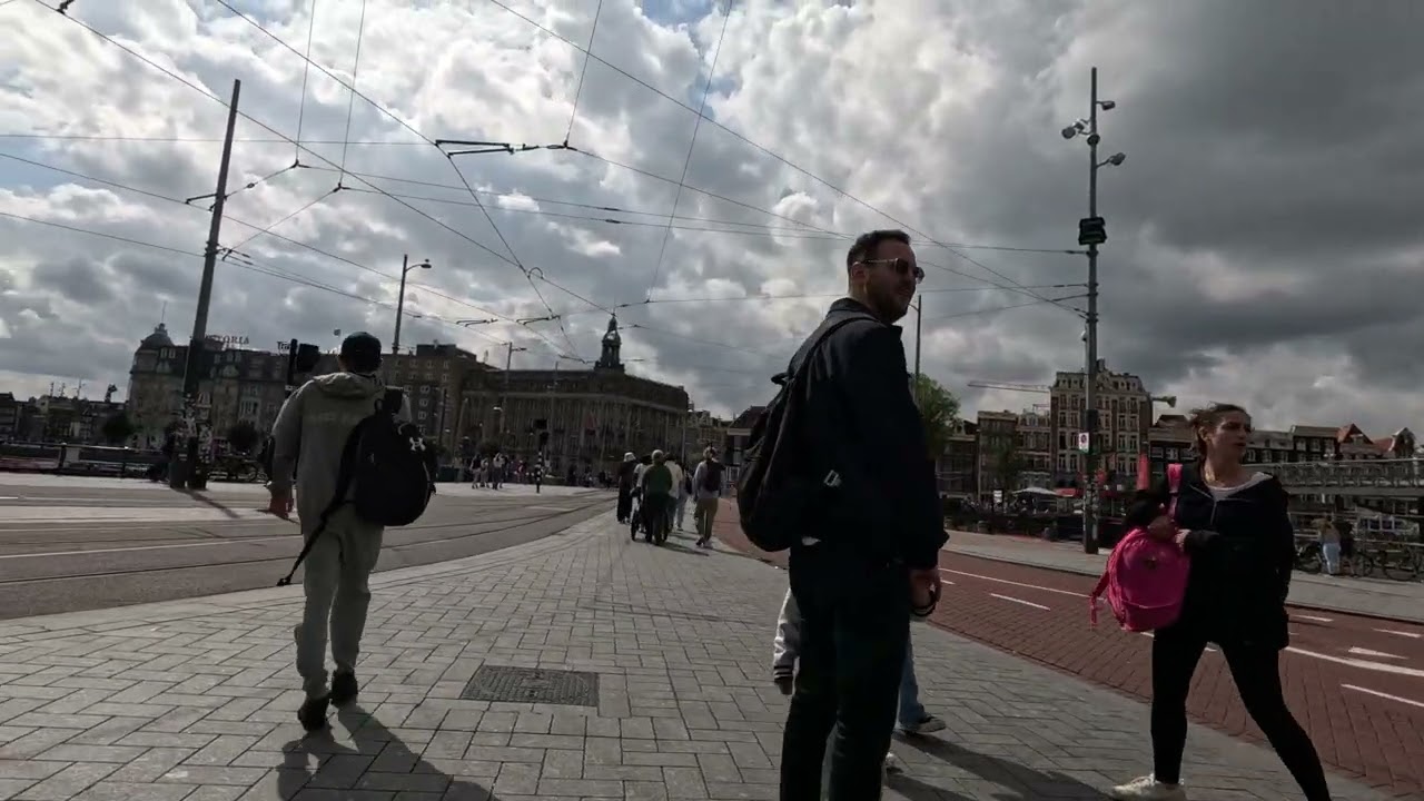 Amsterdam: Day 1, Part 2 Walking the streets to find our hotel