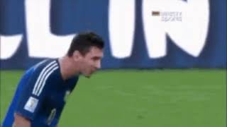 Lionel Messi spitting (GIF) 😅