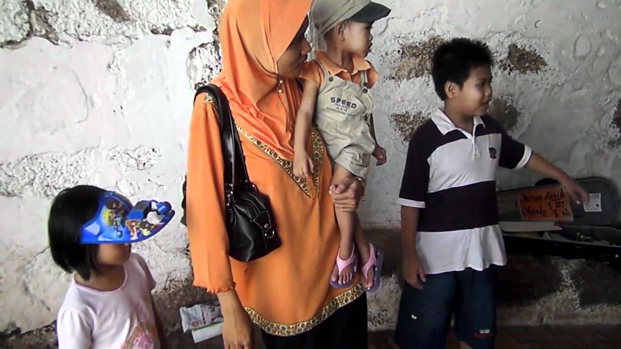 Melaka Violin Player 2010