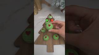 grinch cake pops 💚🎄❤️ #christmascakepop #cakepops #easycakepops #christmastreats #thegrinch