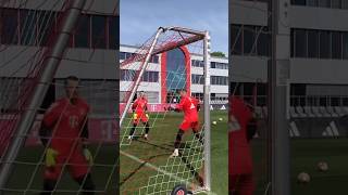 Manuel Neuer Training 🔥 #shorts #goalkeeper