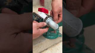 Technique for dismantling steel pipes using chains