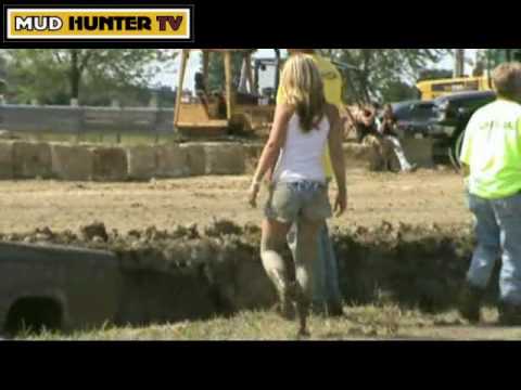 Mud Hunter TV - Berville, MI Hill and Hole Mud Bog...