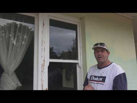 How To Unjam A Sash Window