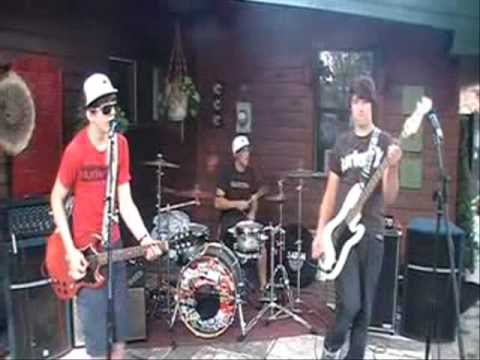 What We Know- Beverly Hills (Weezer Cover) (Live S...