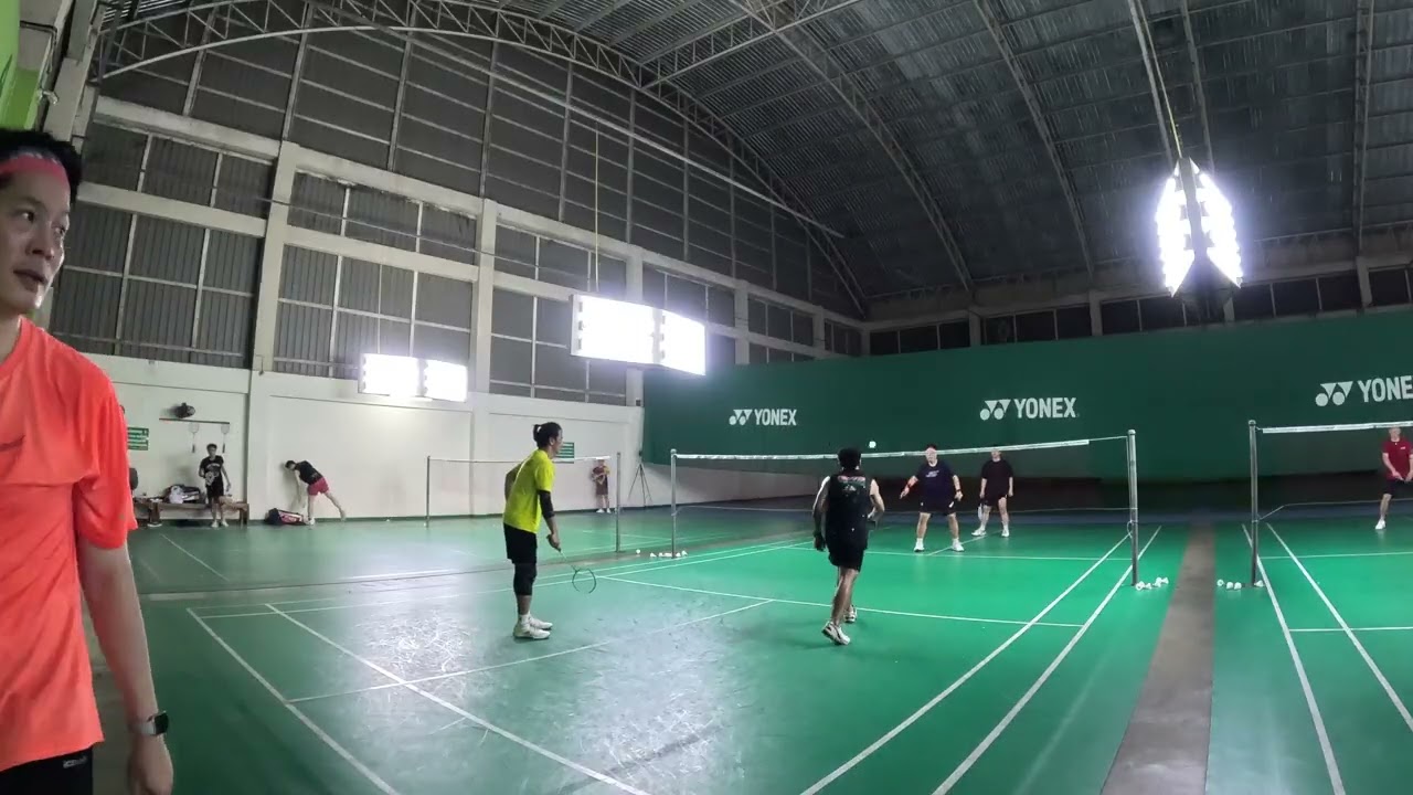 #เพิ่มสุข [Drunker Badminton] Game3 Beer Noi VS Sharp Per 2:2   4K