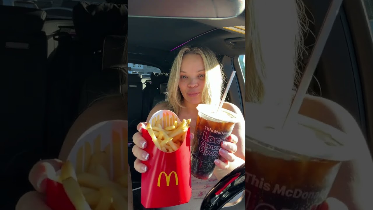 Триша Пейтас заказывает фраппе Chips Ahoy в Макдоналдсе 🍪🥤