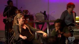 Shakira - Hips Don't Lie (LIVE) Shakira - Hips Don't Lie (LIVE)