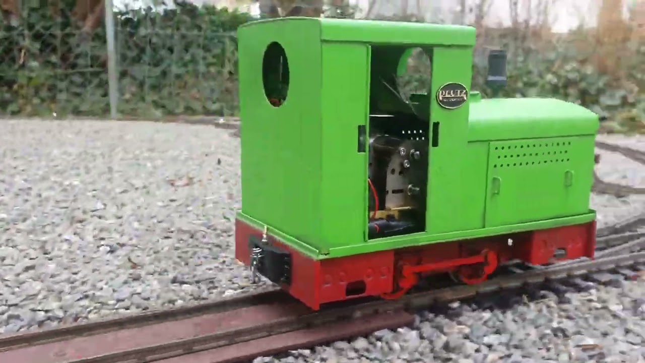 Deutz 122 F gasoline locomotive garden test (Gauge G)