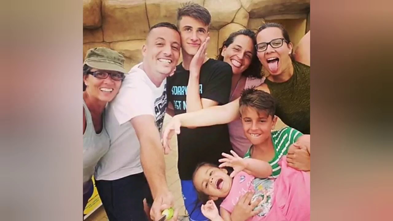 Fotos de Adexe & Nau~Con su Familia! (Es amor) - YouTube