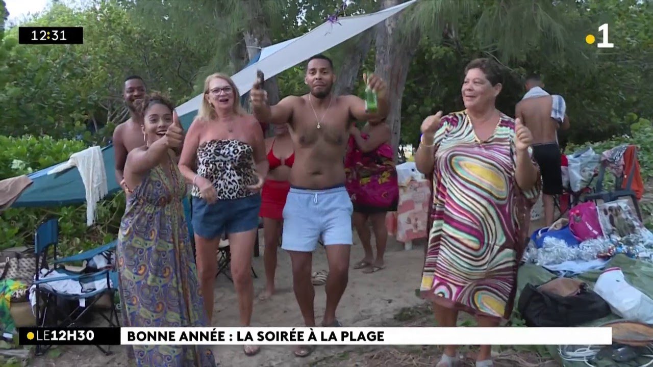 Ambiance festive pour le réveillon de la Saint-Sylvestre sur les plages de l’Ouest