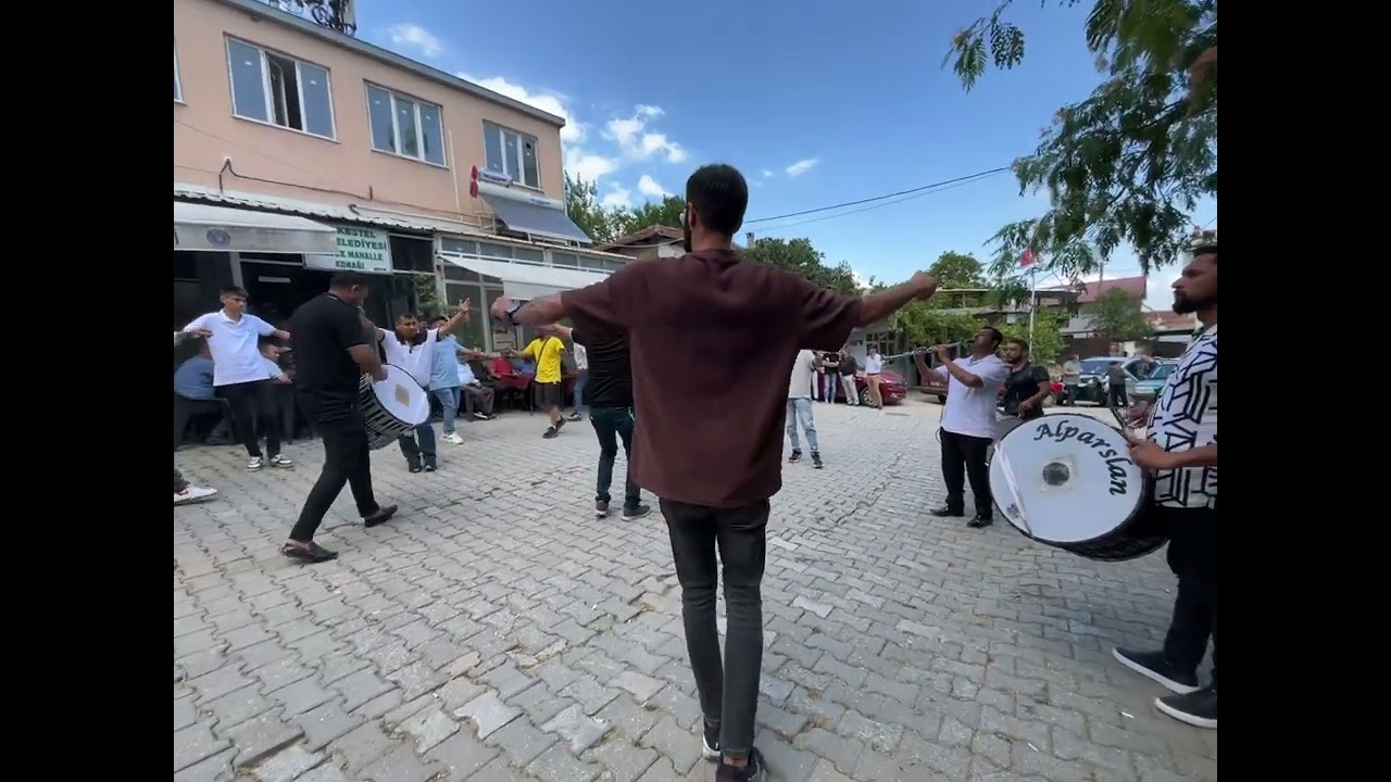 Yenişehirli Klarnetçi Tarık’tan Ağırdan Çiftetelli