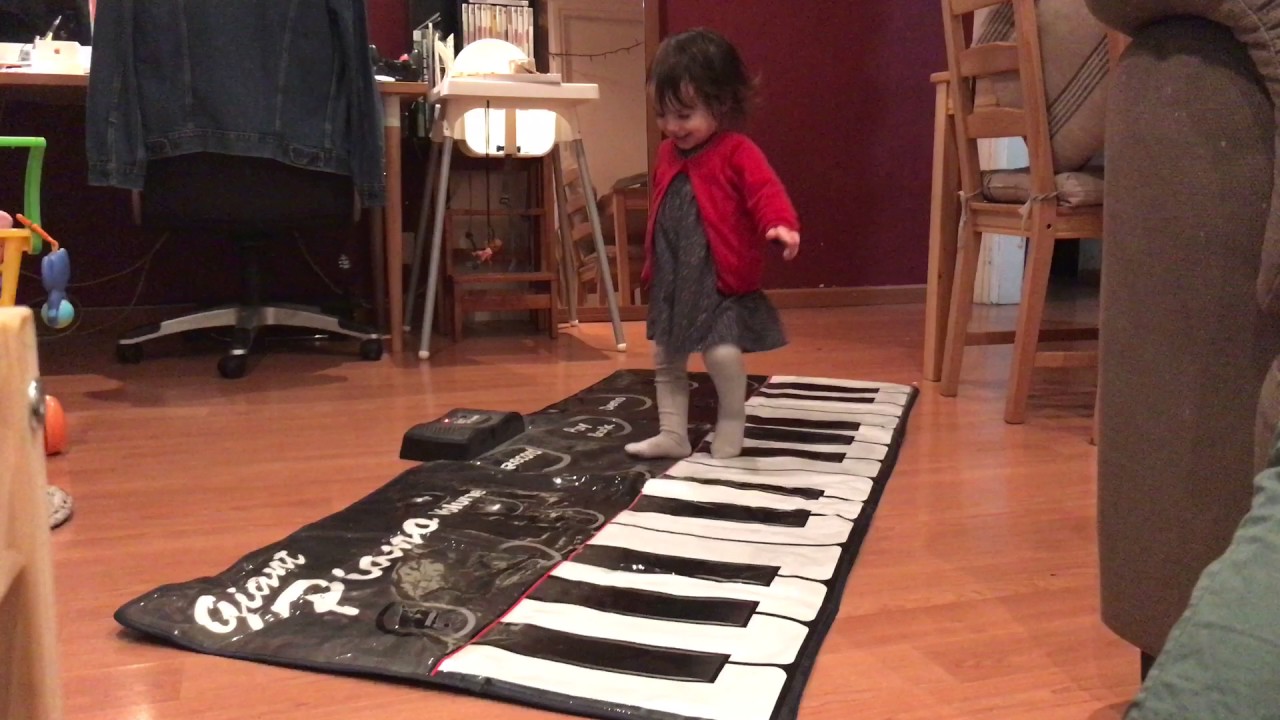 Tocar el piano con los pies YouTube