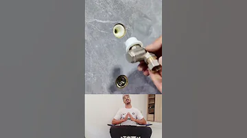 شاهد كيف قام هذا الحرفي السباك باصلاح انبوبه ماء بسهوله وبفكره عبقريه وذكيه جدا Shortsvideo Hd 