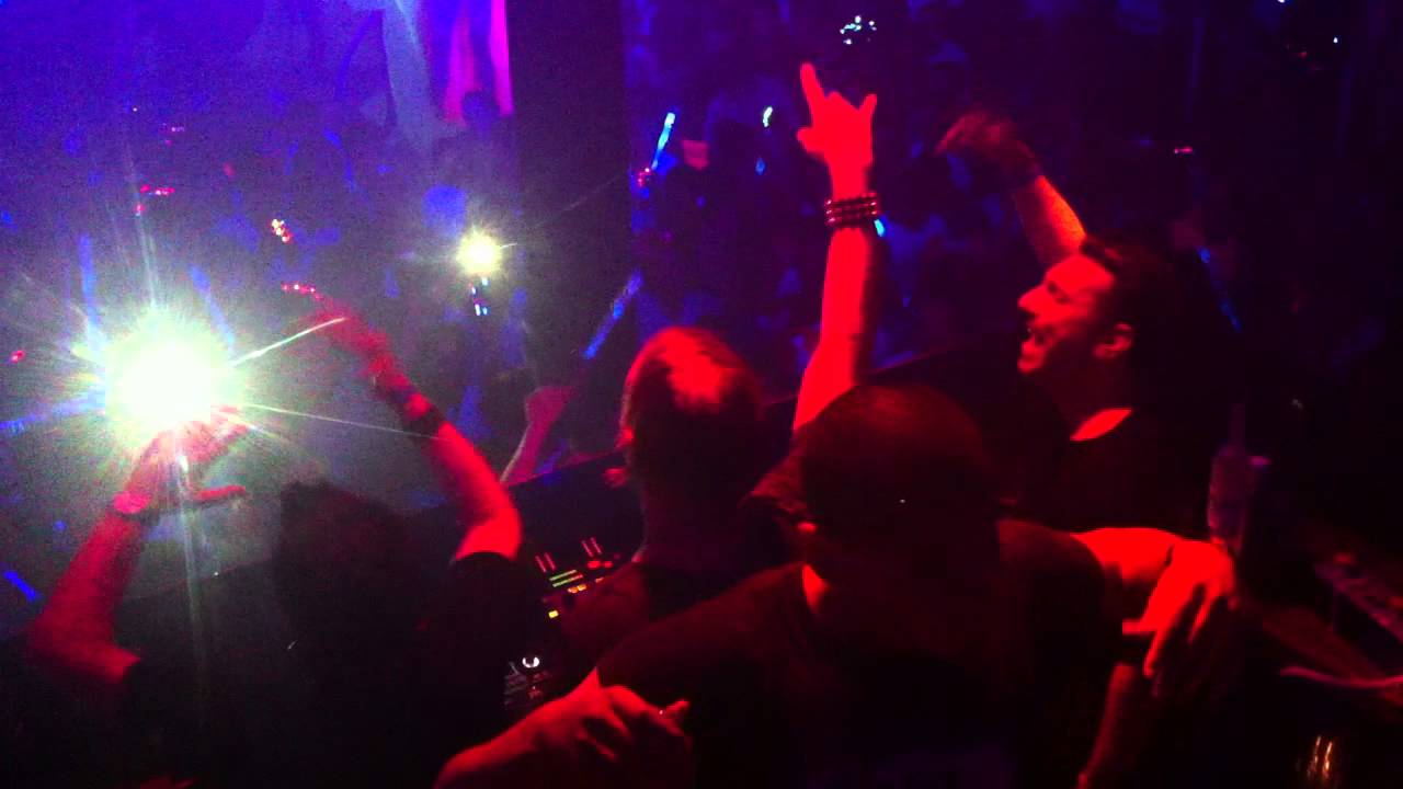 Is David Guetta a fake Dj?