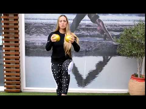 Ασκήσεις για όλο το σώμα με δύο Fitness Balls