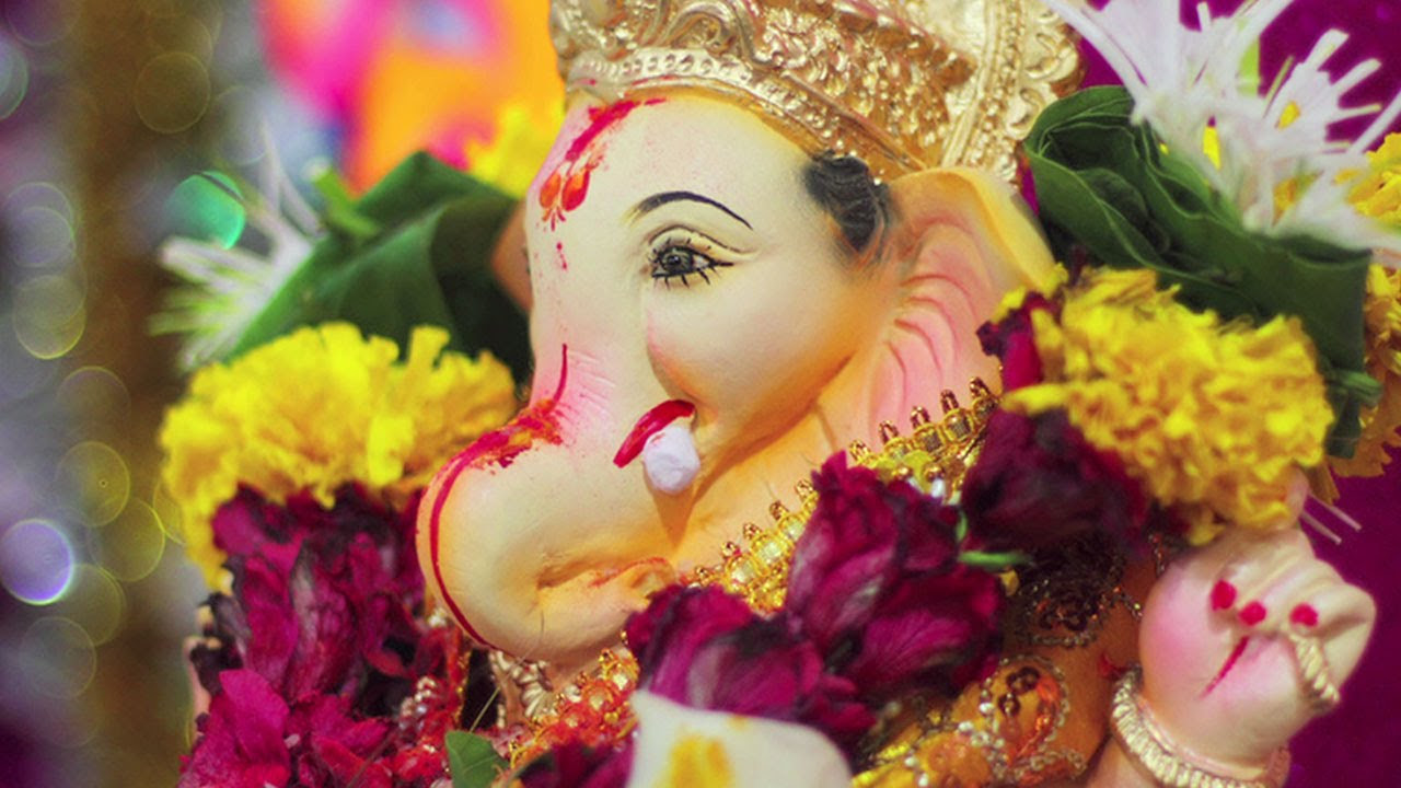 Chala Sayano Gaurai Paujayala  Ganpati Devotional Song