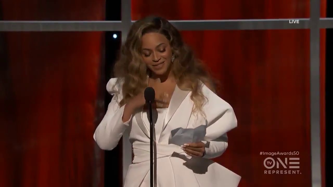 Beyoncé Wins Entertainer of the Year | Image Awards 50th / # ...