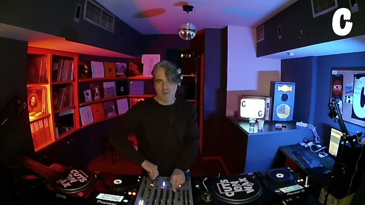 QSessions w/ Tolis Q 