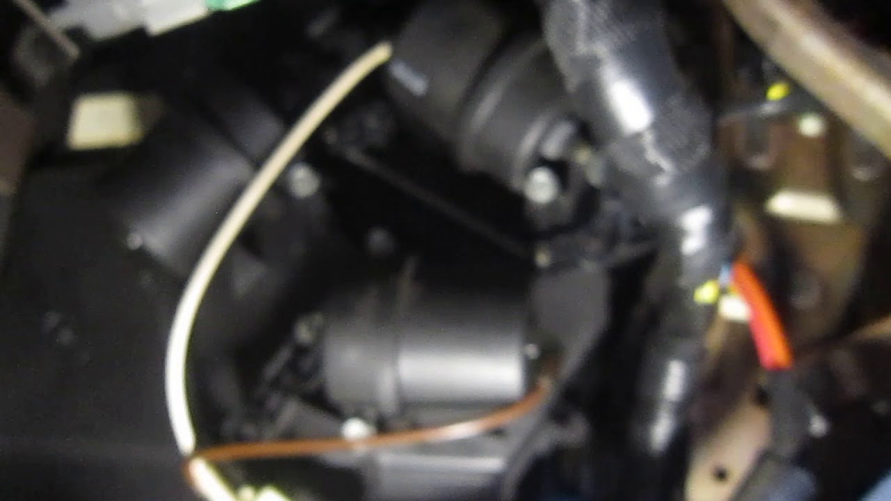 2005 Ford Escape heater vent actuators in motion YouTube