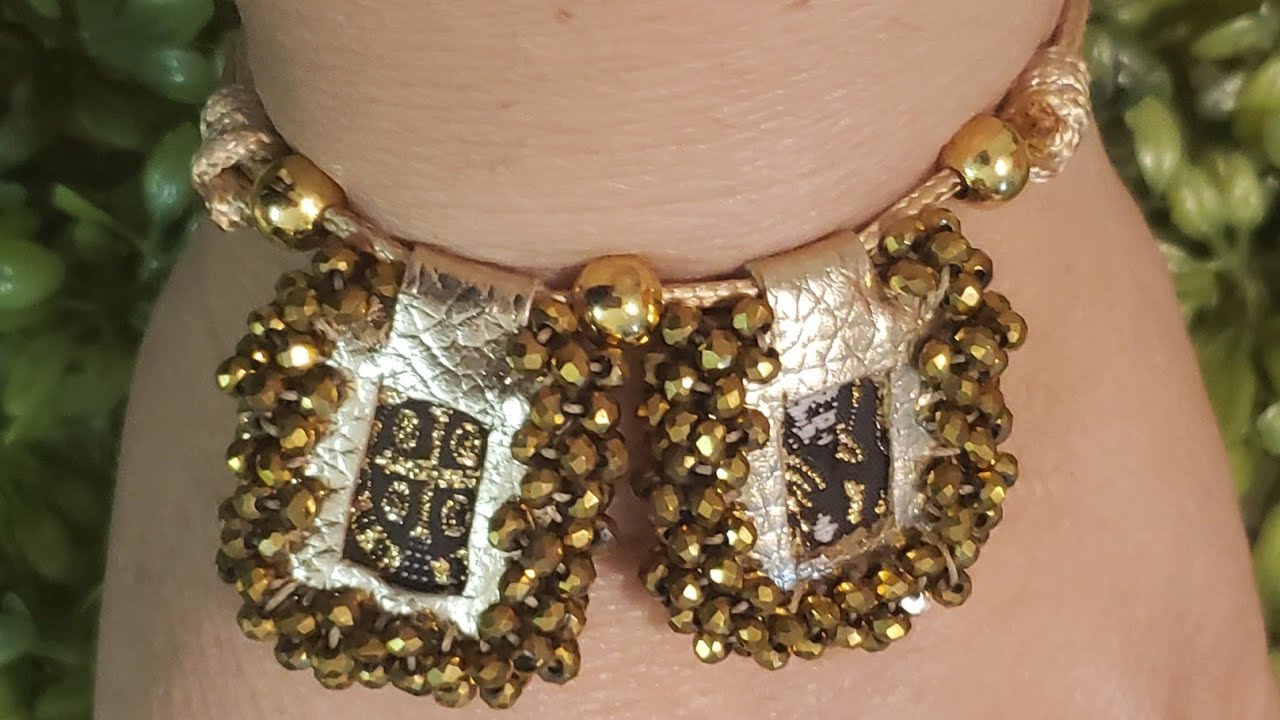 Escapulario Dorado  (Bordado en Vinipiel)