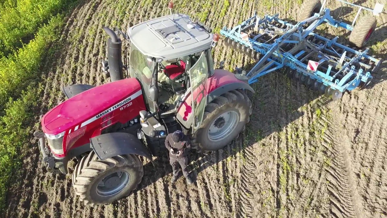 MF 8732 + Lemken 9/500KUA. The Upyna's coat of arms.