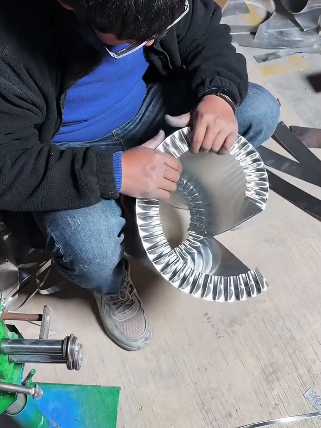 Valve insulation aluminum sheet bending process- Good tools and machinery make work easy